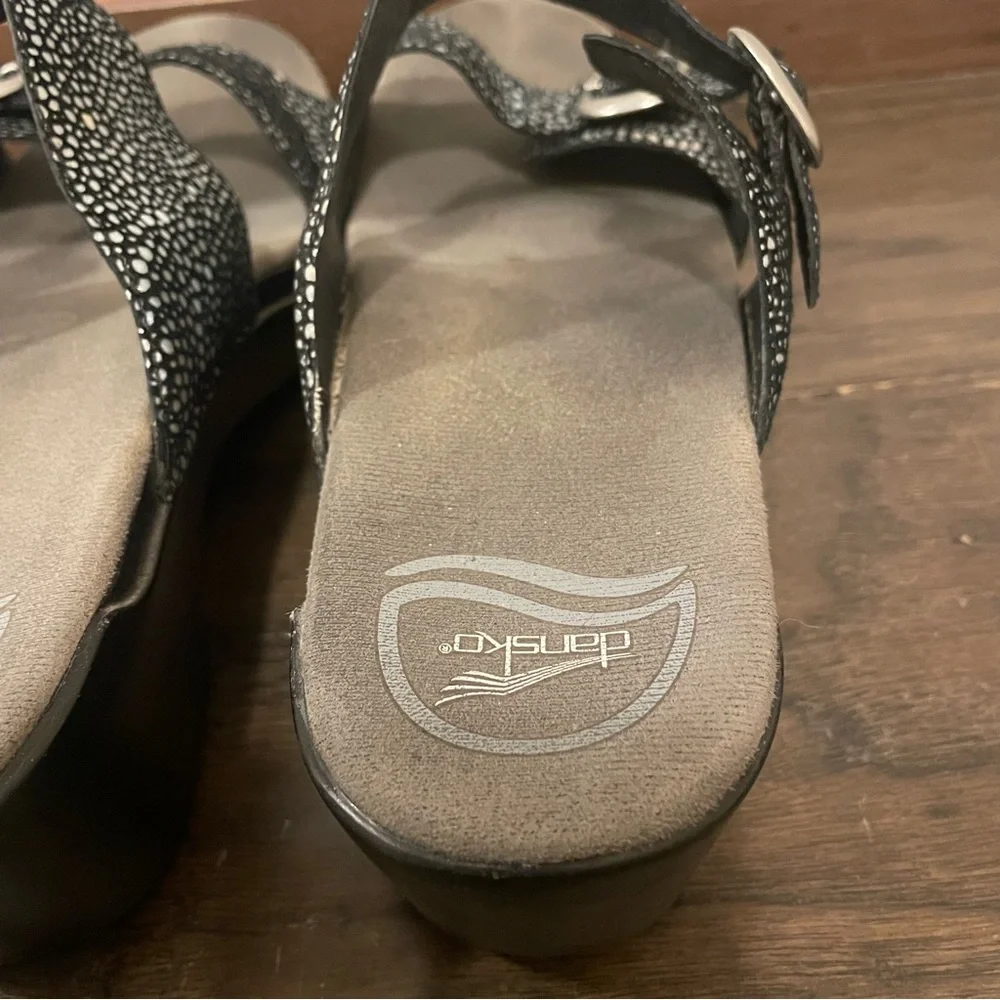 Dansko pre owned